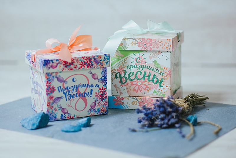 Коробка картонная *С праздником весны*